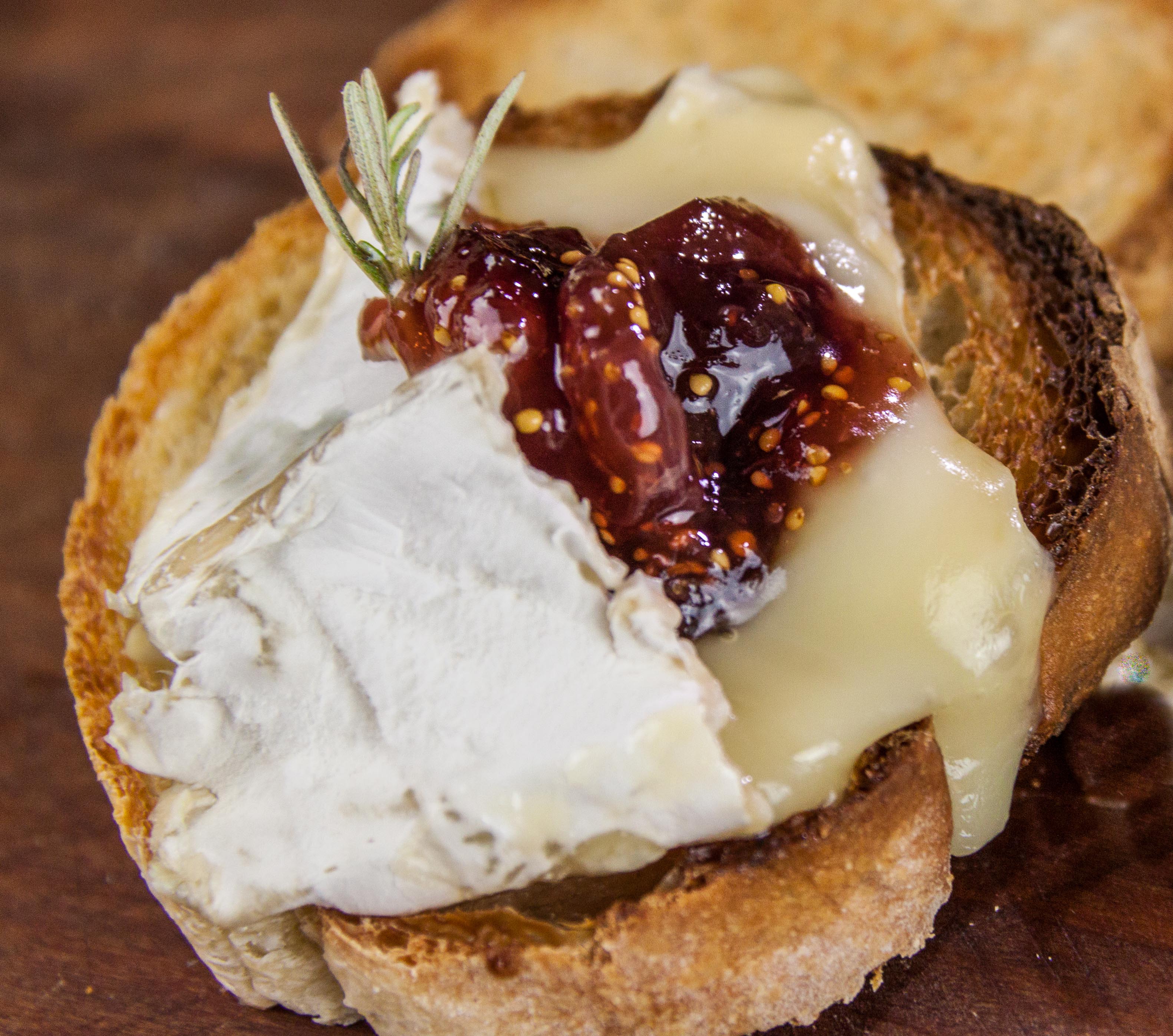 Featured image of post Recipe of Baked Camembert With Fig Jam