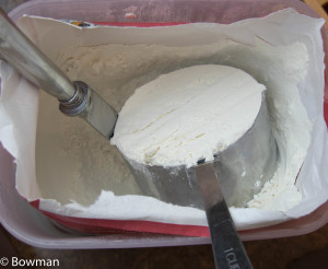 measuring flour 20151023_MG_2913.CR2